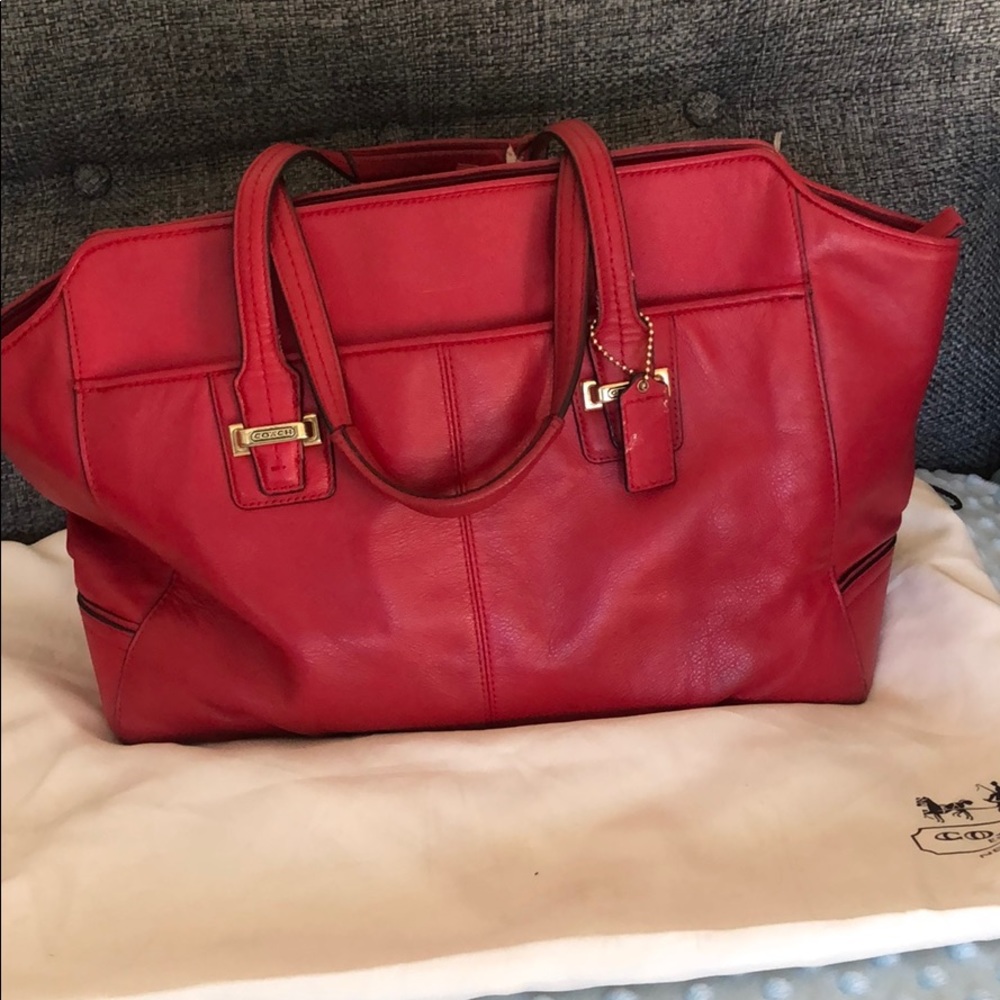 Medium Size *Coach* - image 1